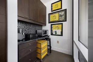 2408 Victory Park Ln, Dallas, TX 75219 - Photo 10