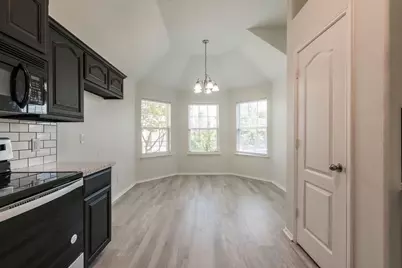 912 Hidden Oaks Drive, Burleson, TX 76028 - Photo 4