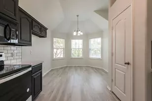 912 Hidden Oaks Dr, Burleson, TX 76028 - Photo 4