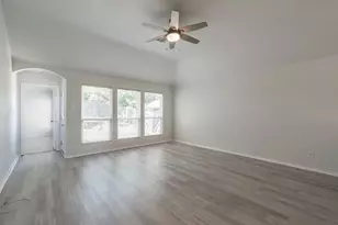 912 Hidden Oaks Dr, Burleson, TX 76028 - Photo 6