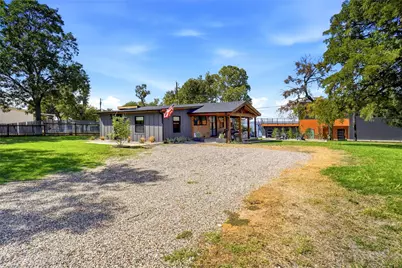 203 Evans Street, Lake Bridgeport, TX 76426 - Photo 2