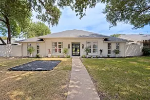 16810 Deer Park Dr, Dallas, TX 75248 - Photo 2