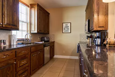182 Oak Hills Drive, Mabank, TX 75156 - Photo 8