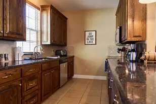 182 Oak Hills Dr, Mabank, TX 75156 - Photo 8