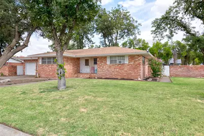 120 N 15th Avenue, Munday, TX 76371 - Photo 1
