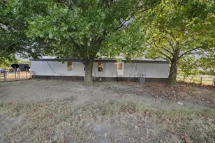 1206 Toby St, Alvarado, TX 76009 - Photo 2