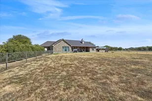 12953 Flow Rd, Krum, TX 76249 - Photo 20