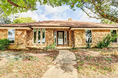 2615 Dove Creek Lane, Carrollton, TX 75006 - Photo 2