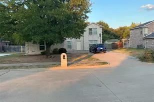 1340 Lake Grove Ln, DeSoto, TX 75115 - Photo 2