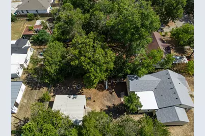 129 Victory Drive, Beverly Hills, TX 76711 - Photo 32