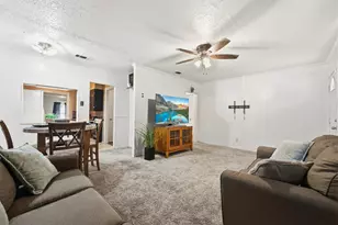 129 Victory Dr, Beverly Hills, TX 76711 - Photo 6