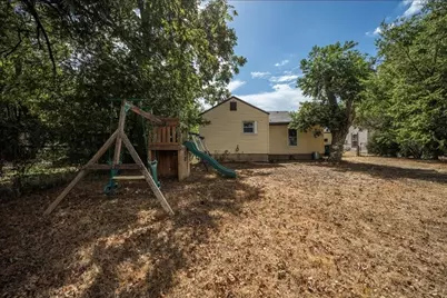129 Victory Drive, Beverly Hills, TX 76711 - Photo 24