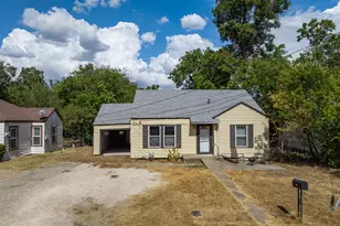 129 Victory Dr, Beverly Hills, TX 76711 - Photo 2