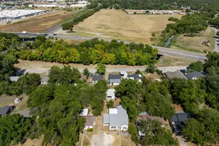 129 Victory Dr, Beverly Hills, TX 76711 - Photo 34