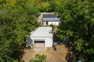 129 Victory Dr, Beverly Hills, TX 76711 - Photo 28