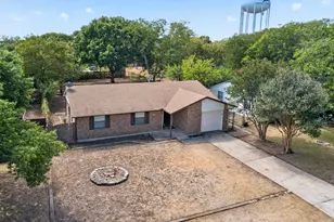 346 Linkcrest Dr, Duncanville, TX 75137 - Photo 1