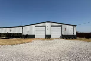 925 Jennings Ln, Azle, TX 76020 - Photo 2