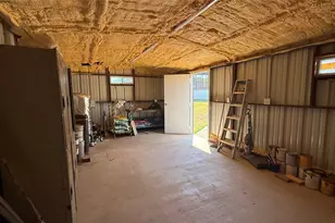 925 Jennings Ln, Azle, TX 76020 - Photo 6