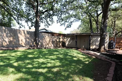 2813 Meandering Way, Bedford, TX 76021 - Photo 32