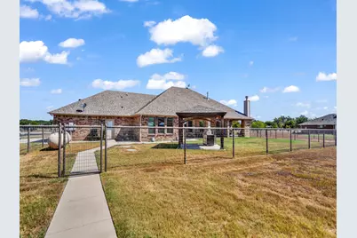 3601 Farm Land Court, Granbury, TX 76048 - Photo 32