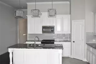 1009 Olivia Dr, Lewisville, TX 75067 - Photo 8