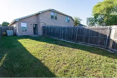 518 Monarch Drive, Lancaster, TX 75146 - Photo 2