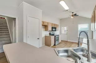 518 Monarch Dr, Lancaster, TX 75146 - Photo 10