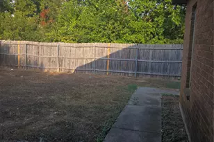 108 Tara Cir, Lancaster, TX 75146 - Photo 12