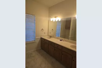 108 Tara Circle, Lancaster, TX 75146 - Photo 10
