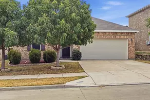5401 Stone Meadow Ln, Fort Worth, TX 76179 - Photo 2