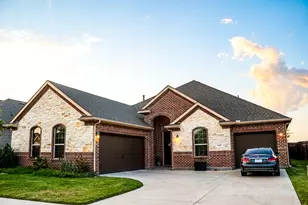 1307 Axis Deer Rd, Arlington, TX 76002 - Photo 1