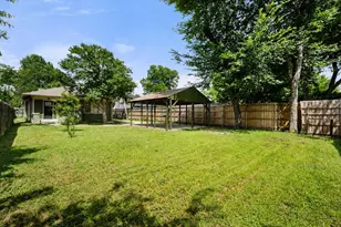 5107 Denton Dr, Dallas, TX 75235 - Photo 26