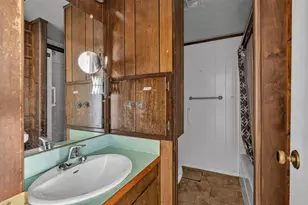 305 Walker St, Glen Rose, TX 76043 - Photo 12
