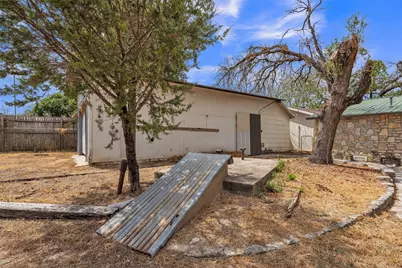 305 Walker Street, Glen Rose, TX 76043 - Photo 16