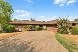 1007 Field Crest Ct, Arlington, TX 76012 - Photo 2