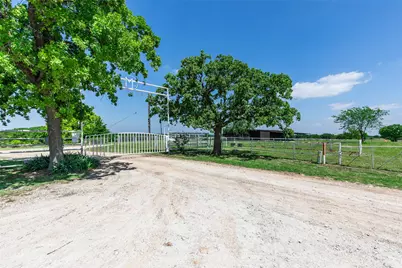 2043 Huddleston Road, Sunset, TX 76270 - Photo 36