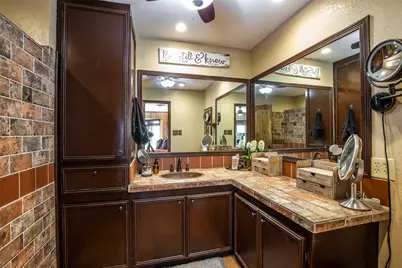 2043 Huddleston Road, Sunset, TX 76270 - Photo 14