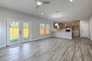 210 Mineral Wells St, Terrell, TX 75160 - Photo 6