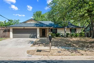 608 Ridgewood Cir, Hurst, TX 76054 - Photo 2