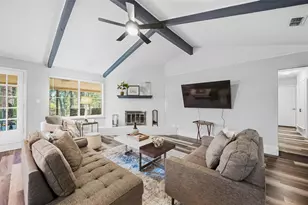 608 Ridgewood Cir, Hurst, TX 76054 - Photo 8