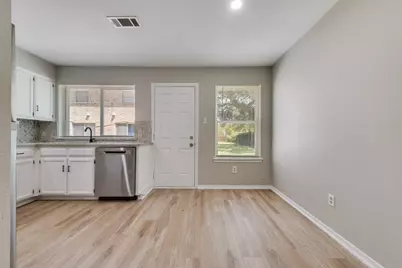 105 Wildwood Court, Grapevine, TX 76051 - Photo 8
