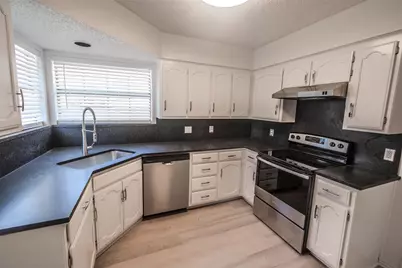 5439 Pershing Avenue, Fort Worth, TX 76107 - Photo 18
