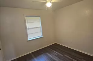 810 Lexington Dr, Lancaster, TX 75134 - Photo 4