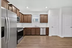 3920 Oak Crk Cir, Denison, TX 75020 - Photo 6