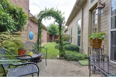 8626 Forest Glen Drive, Irving, TX 75063 - Photo 10