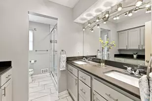 9639 Brentgate Dr, Dallas, TX 75238 - Photo 10