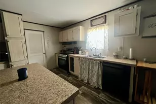 806 S 3rd St, Grandview, TX 76050 - Photo 6