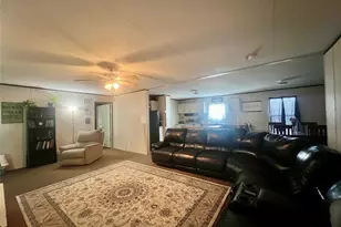806 S 3rd St, Grandview, TX 76050 - Photo 14