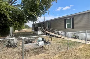 806 S 3rd St, Grandview, TX 76050 - Photo 34