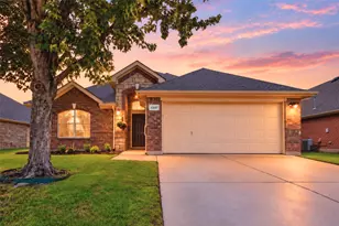 1347 Lake Forest Dr, Grand Prairie, TX 75052 - Photo 1